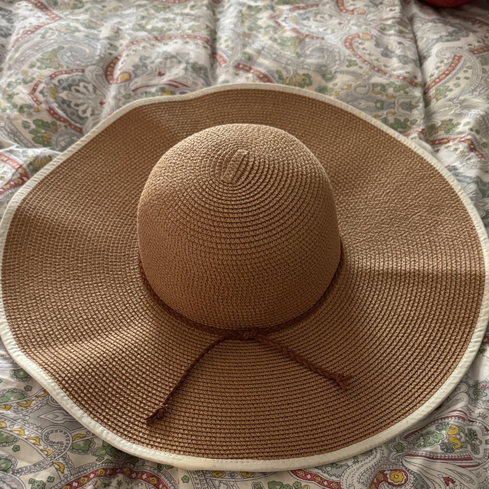 Chic Tan Wide-Brim Hat